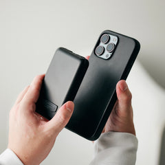 Everyday Charging Kit - iPhone 16 Pro Max - Carbon